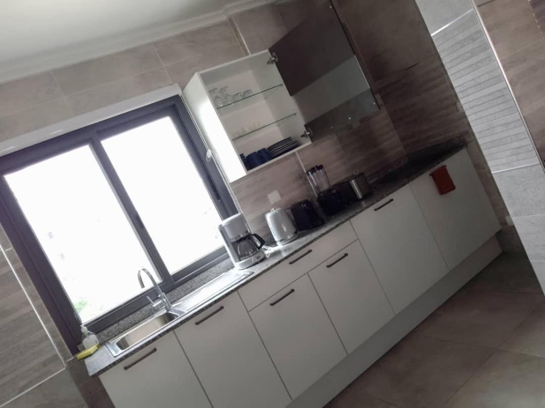 Luxury Suites Chester One Dakar Esterno foto