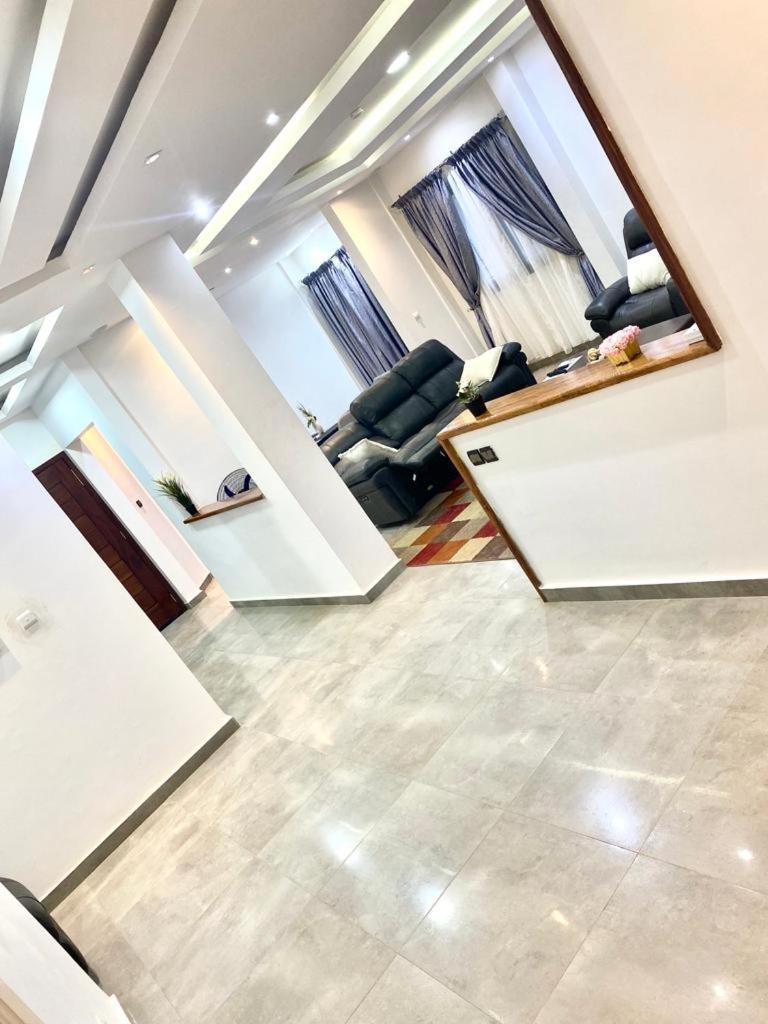 Luxury Suites Chester One Dakar Esterno foto