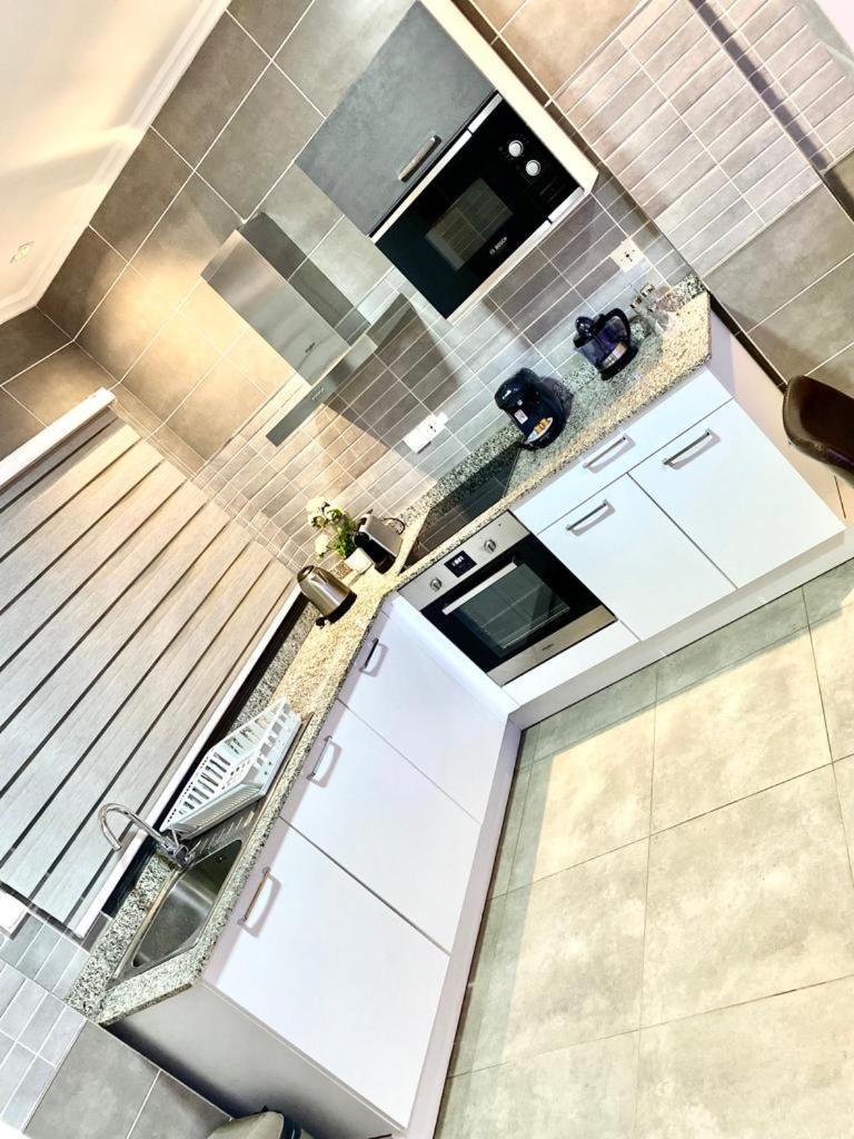 Luxury Suites Chester One Dakar Esterno foto