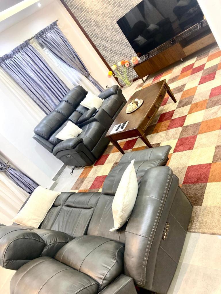 Luxury Suites Chester One Dakar Esterno foto